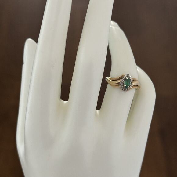 10K Yellow Gold Emerald Marquise & Diamonds Accent Halo Ladies Band Ring Size 6 - Picture 11 of 14